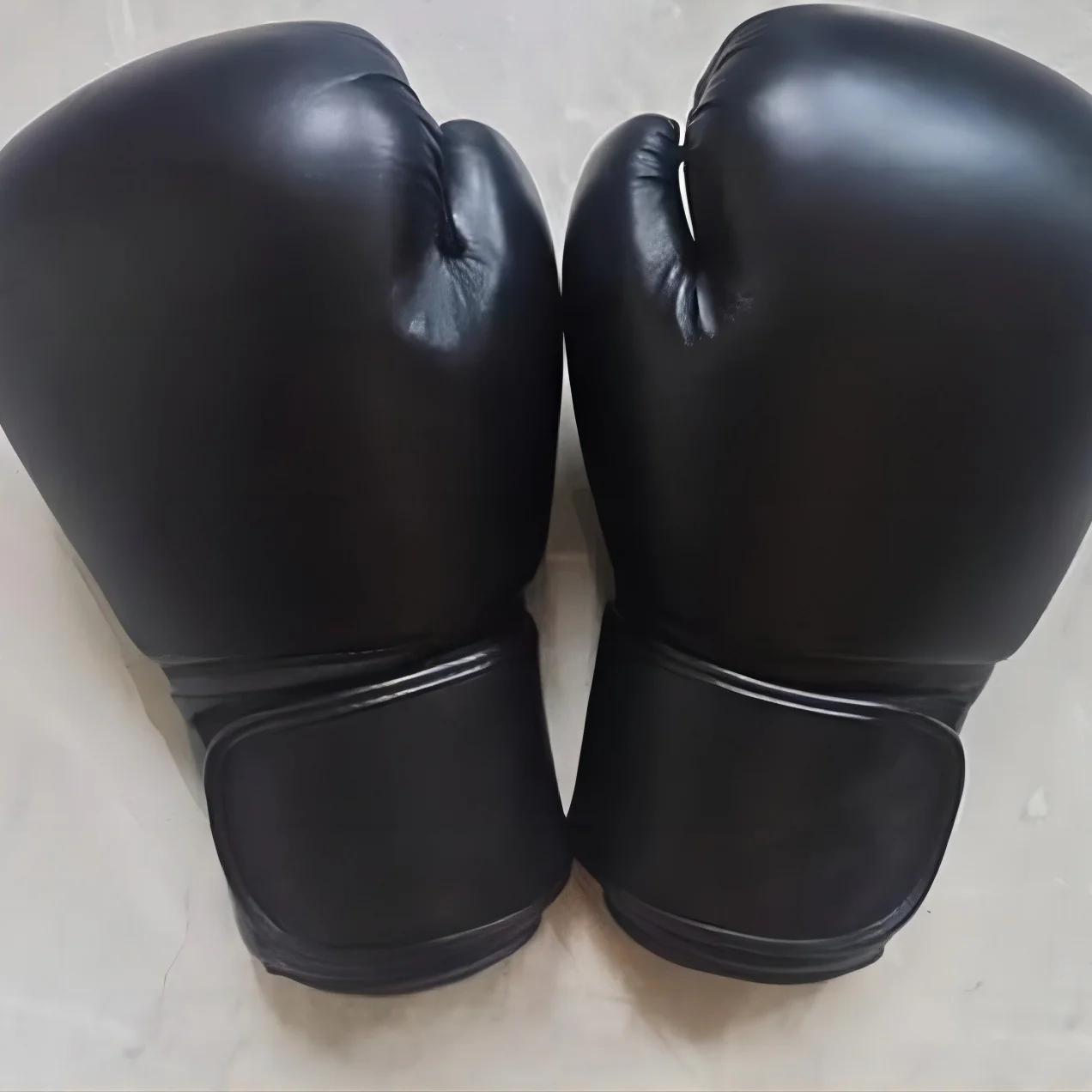 Black Leather Boxing Gloves - Image 2