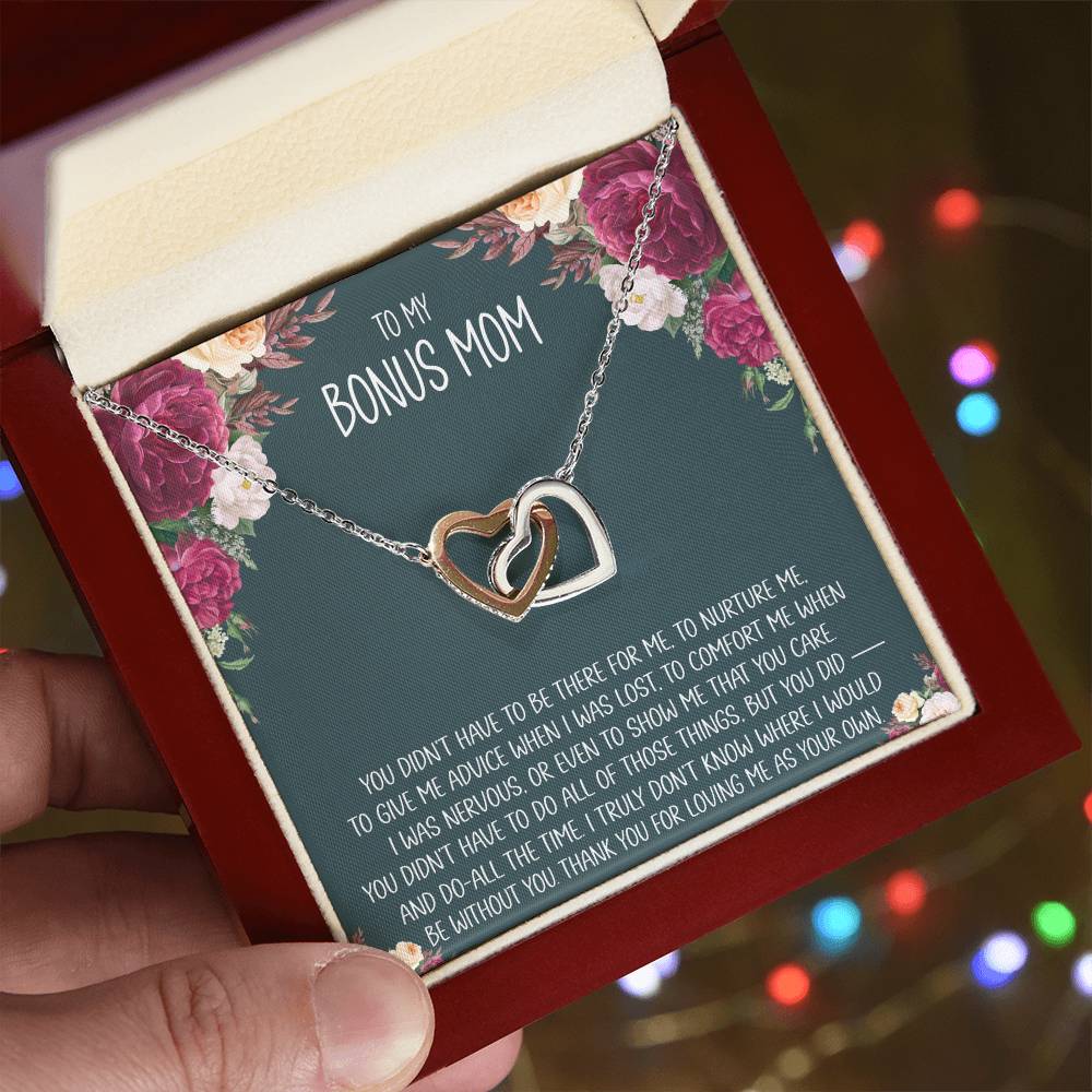 Bonus Mom Message Card Interlocking Heart Necklace - Image 5