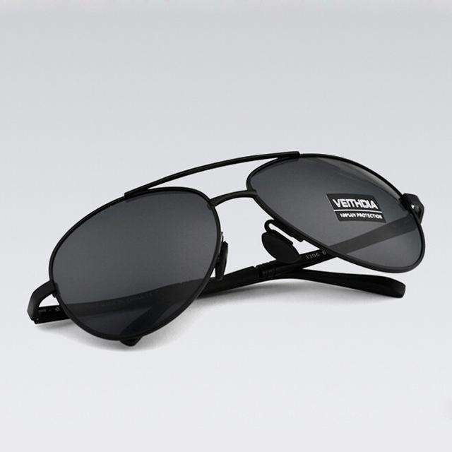 Classic Metal Framed Aviator Sunglasses - Image 3