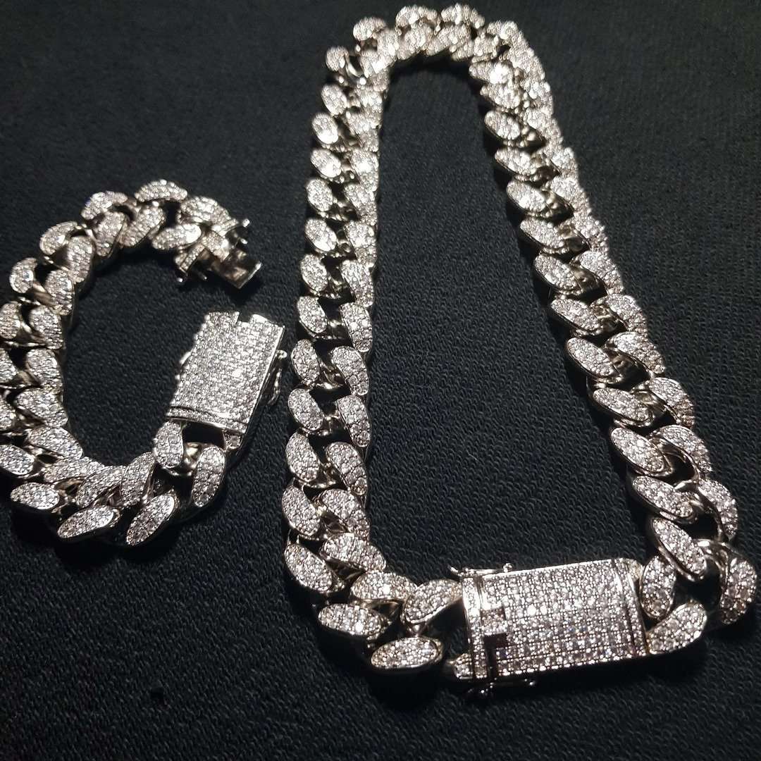 18k Gold/Silver Chain + FREE Bracelet Bundle - Original Price - Image 15