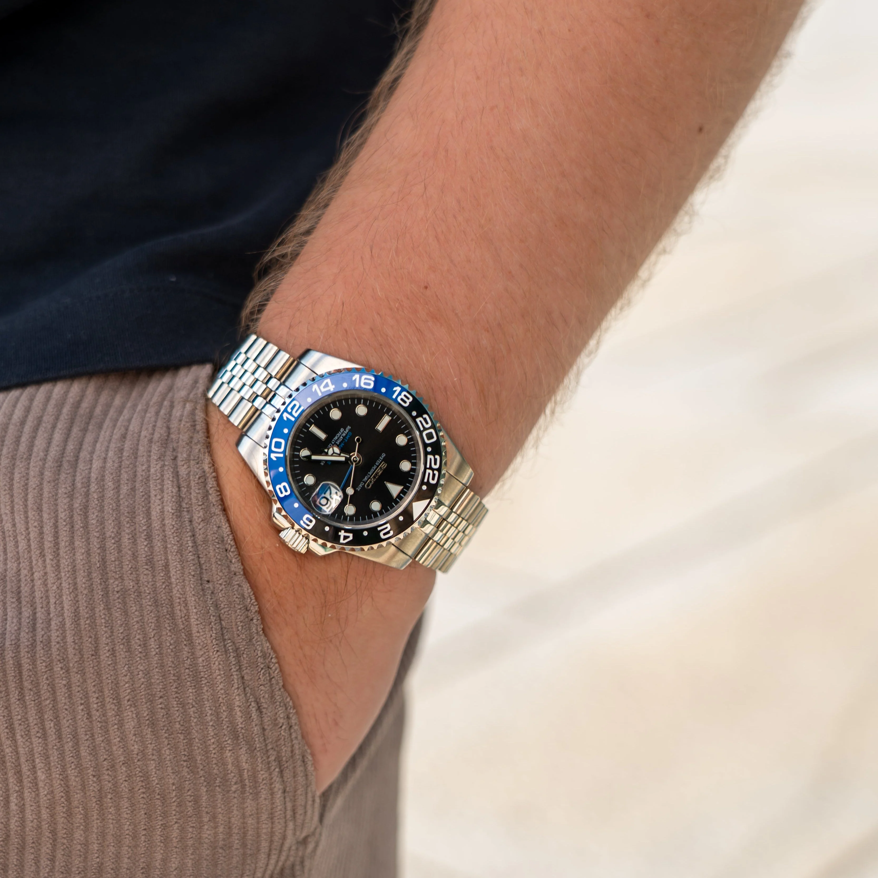 Seiko Mod GMT - Batgirl - Image 4