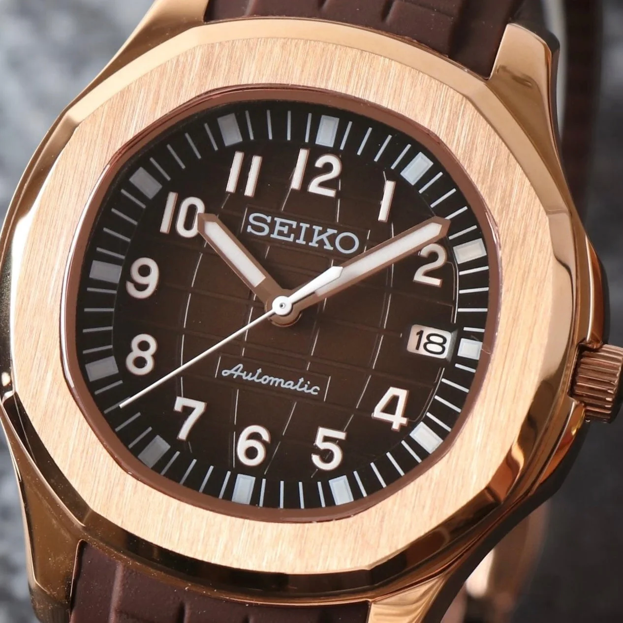 SEIKO MOD AQUANAUT | ROSE GOLD - Image 3