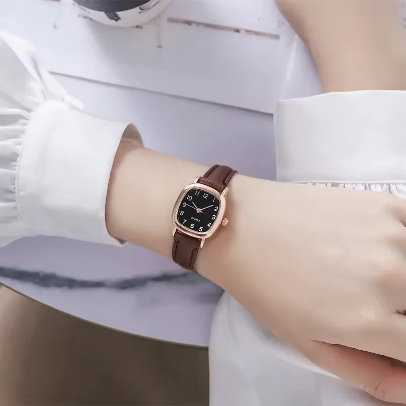 Brown Retro Square Leather Strap Women's Watch - Image 3