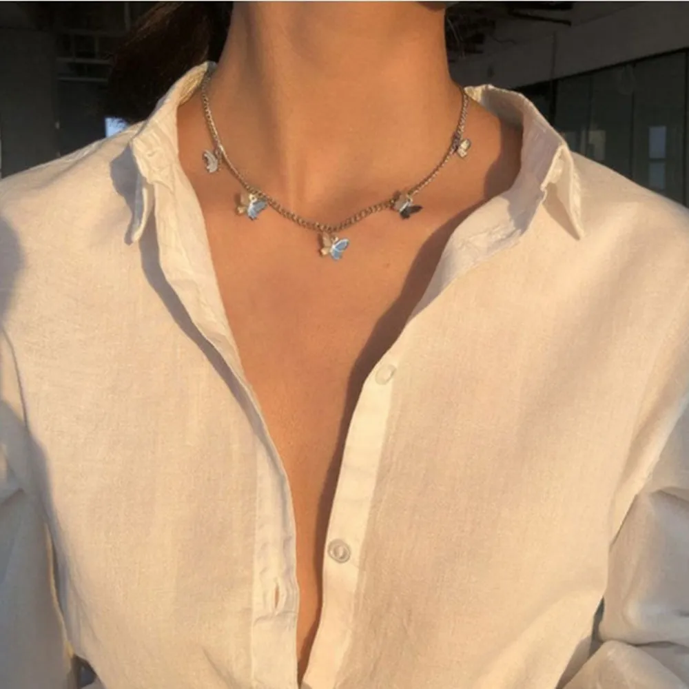 Trendy Butterfly Simple Single Layer Necklace - Image 3