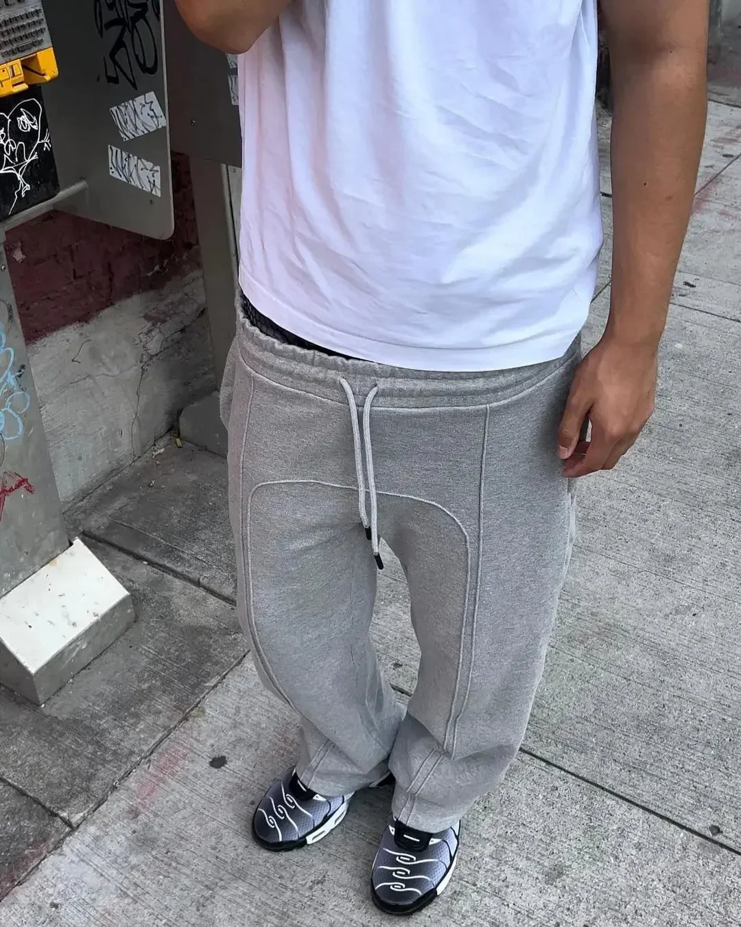VVS New York Sweatpants - Image 3