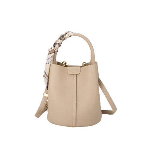 VVS Iconic Leather Bucket bag - Image 10