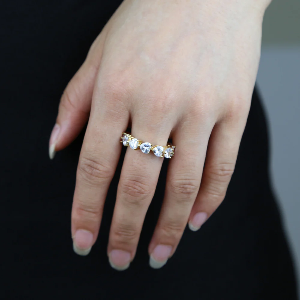 VVS Jewelry Heart Eternity Ring - Image 4