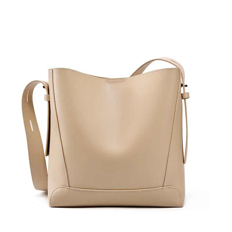 VVS Signature Genuine Leather Bucket Bag - Image 4