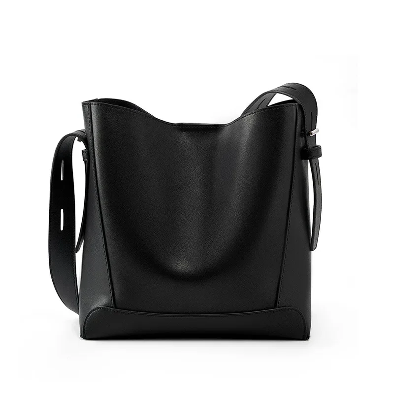 VVS Signature Genuine Leather Bucket Bag - Image 5
